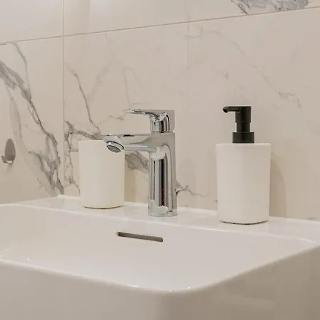 Flex Selfcheckins 156 - - Bedroom - Loggia Apartment Zagreb
